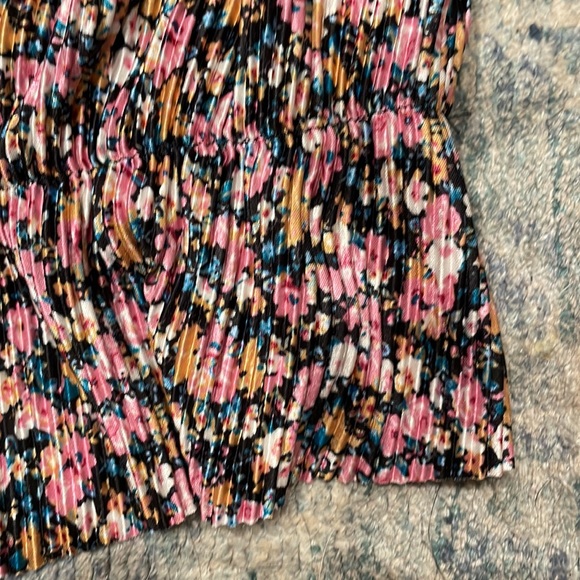 WAYF floral silk peplum tank NWT - Picture 3 of 6